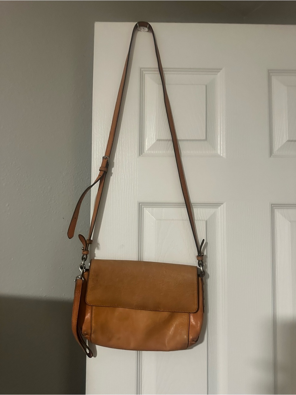 Frye Tan Leather Crossbody Bag Flap Front Adjustable Strap